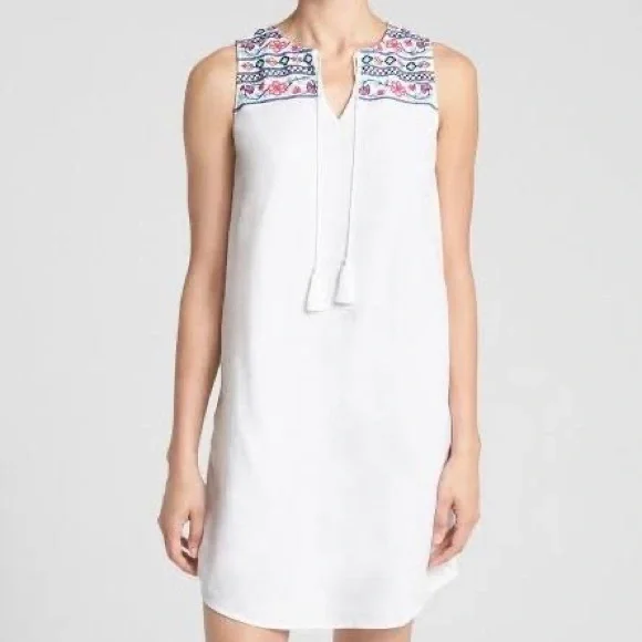 4/$25 GAP White Embroidered Linen Beach Summer Sleeveless Shift Dress 4/$25 GAP White Embroidered Linen Beach Summer Sleeveless Shift Dress